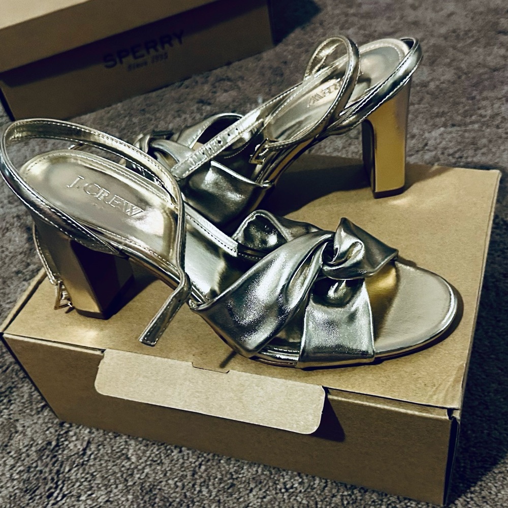 Gold J.crew heeled sandle  🔥🔥🔥